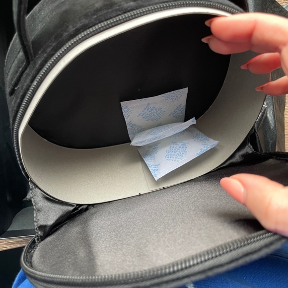 Giorgio Armani velvet black pouch - Picture 7 of 7